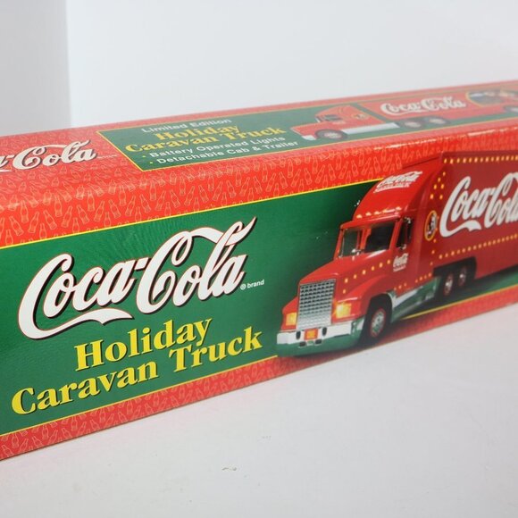 - Coca-Cola Christmas 1998 Holiday Caravan Truck used as a display works - Picture 1 of 8